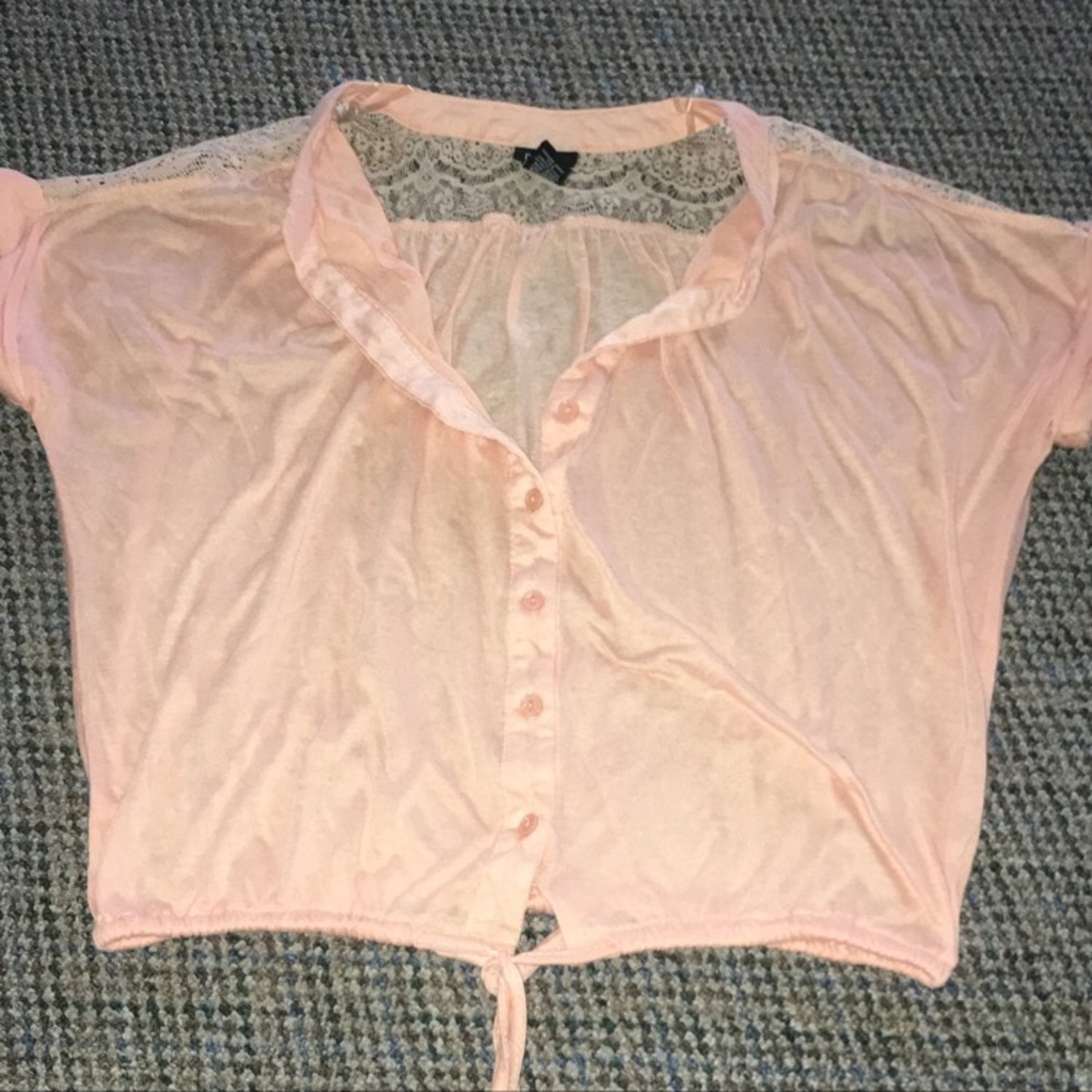 RUE 21 Lacey crop top